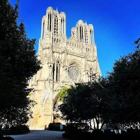 Ponsardin #55 Spacieux 3 Ch 6 Couchages * Реймс